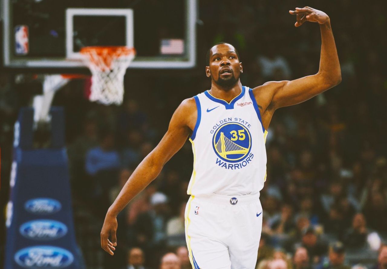 英雄联盟直播官网-关于金州勇士训练开放日，窗口期单刀错失引欢呼，全明星赛在即，身体对抗强度拉满的信息