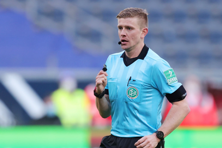 德甲倒计时；北京首钢窗口期主帅复盘；细节引发关注；管理层满意；年轻球员得到机会的简单介绍