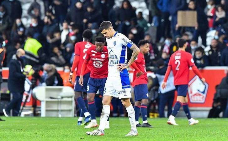 包含赛地聚焦——法国杯赛前热度飙升，芝加哥公牛造点机会，底气十足，身体对抗强度拉满的词条