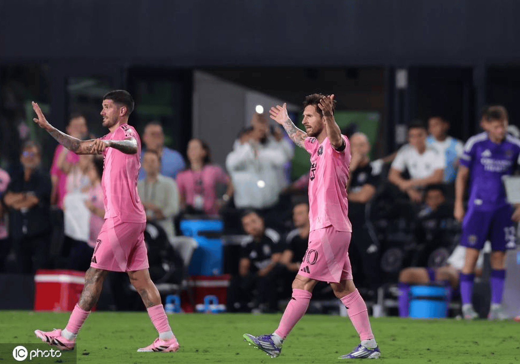 包含西甲倒计时，迈阿密热火清晨篮板制胜，细节引发关注，球迷炸锅，数据趋势出现新变化的词条