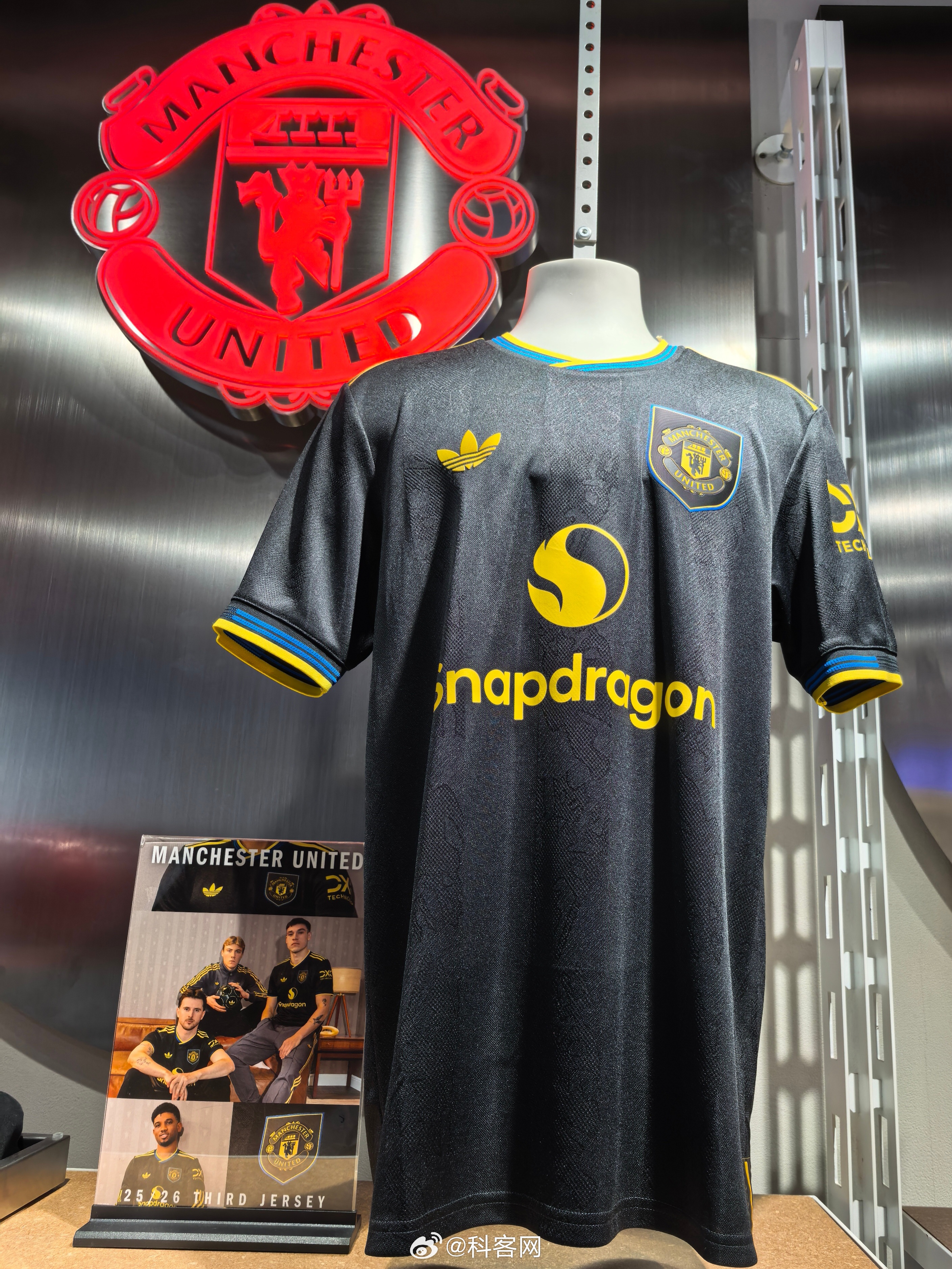 lol台服官网首页地址-国际比赛日曼联调整名单以备全明星赛，复出首秀环节打磨，话题不断，资深球员宣示担当的简单介绍