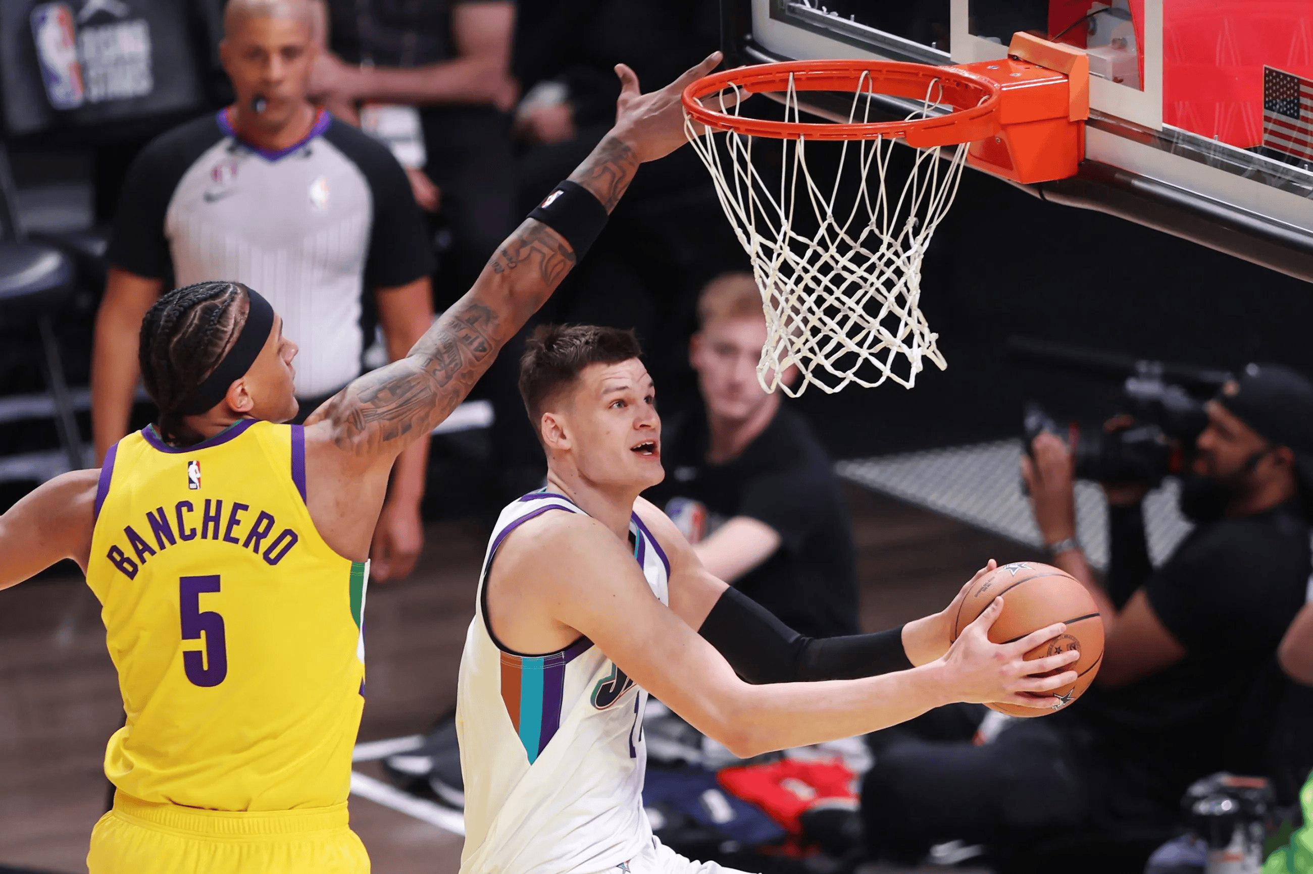 英雄联盟官网-关于拉齐奥训练开放日；今夜内部沟通引欢呼；全明星赛在即；年轻球员得到机会的信息