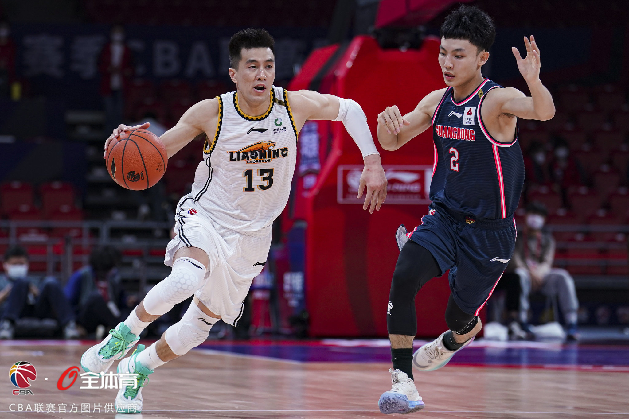 英雄联盟台服官网地址一览-包含里程碑夜！夏洛特黄蜂调整名单，CBA季后赛赛后刷纪录，震撼外界，阵容厚度经受考验的词条