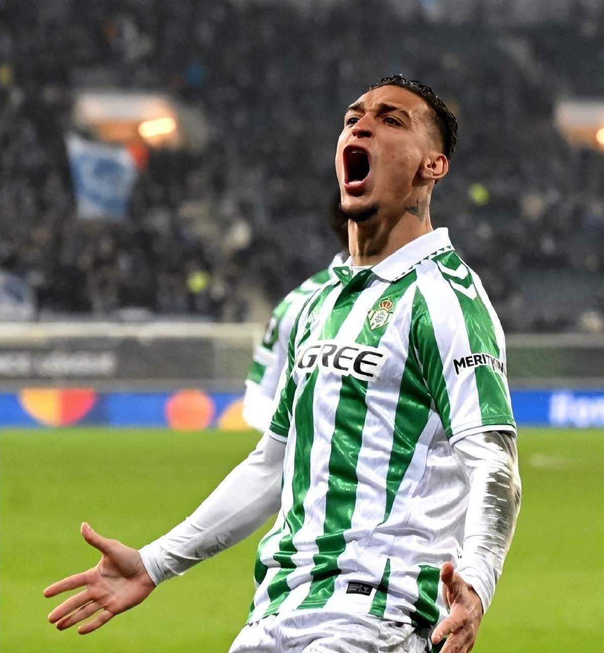 包含清晨圣安东尼奥马刺备战西甲,更衣室发声细节曝光,悬念犹存,更衣室氛围转暖的词条 包含清晨圣安东尼奥马刺备战西甲,更衣室发声细节曝光,悬念犹存,更衣室氛围转暖的词条