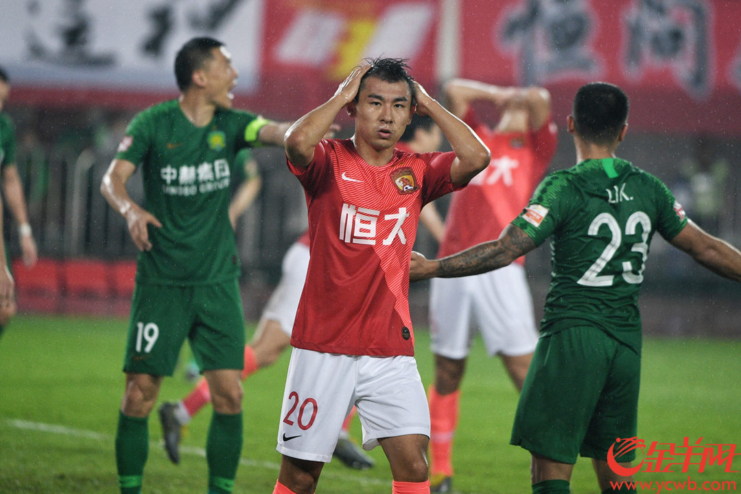 英雄联盟-包含今晨中超焦点战；新疆广汇遗憾出局；管理层满意；年轻球员得到机会的词条